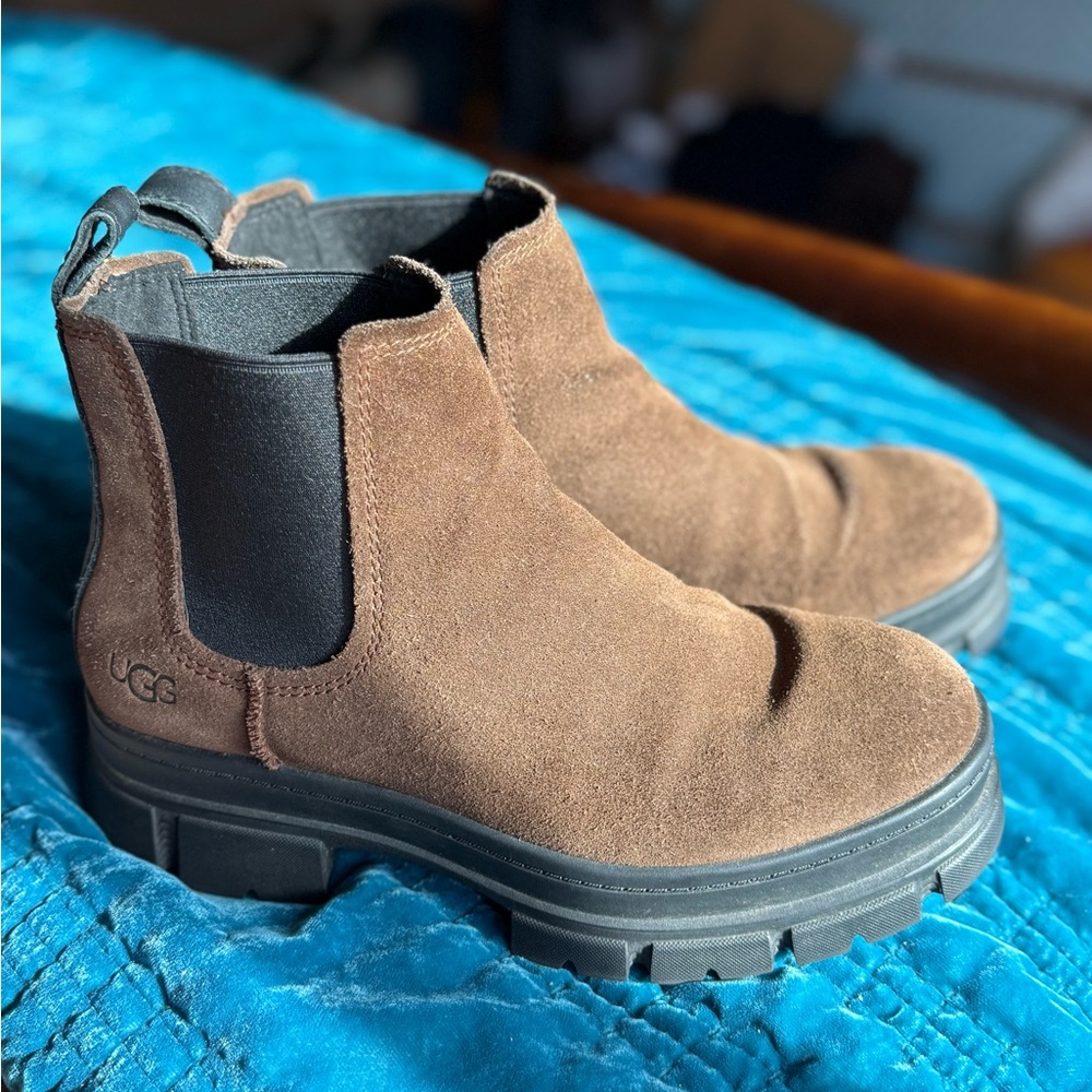 UGG Chestnut Suede Chelsea Boots